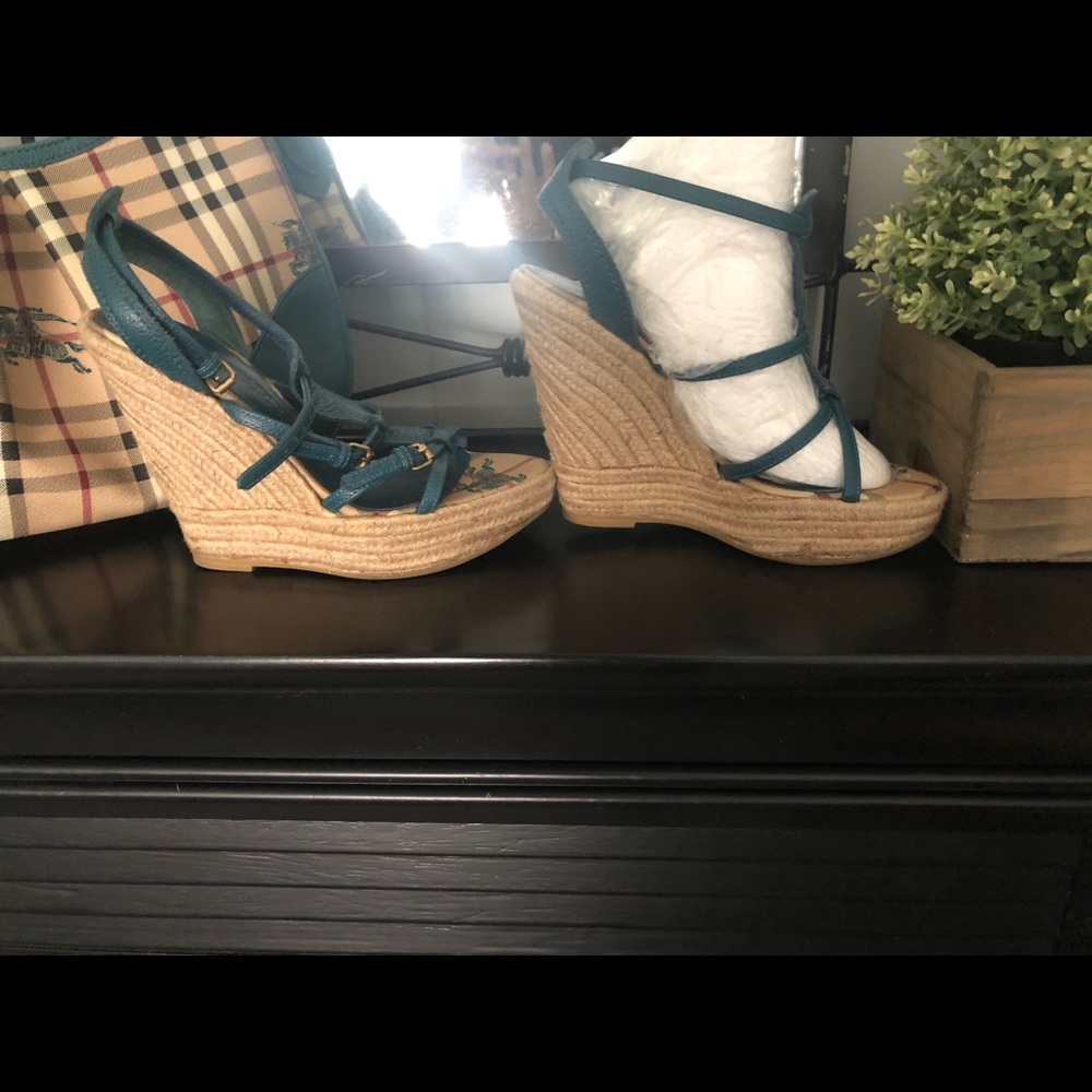 Burberry pair! 👠 and 👜! 💥 not bundle deal sold - Picture 2 of 8